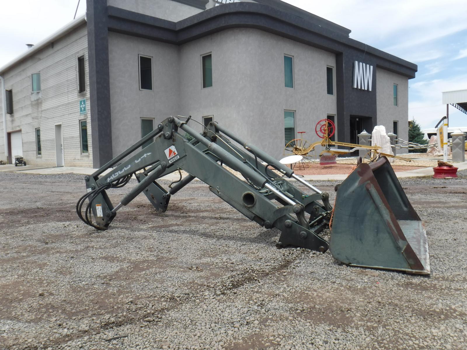 ./imagenes/INVOICE/2019/15399/TRACTOR AGCO_7600 (5).JPG